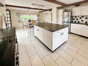 Kitchen Breakfast Room - click for photo gallery